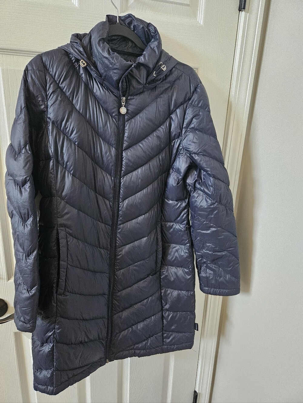 Calvin Klein Women's Navy Chevron Packable Lightweight Down Puffer Coat - Size M